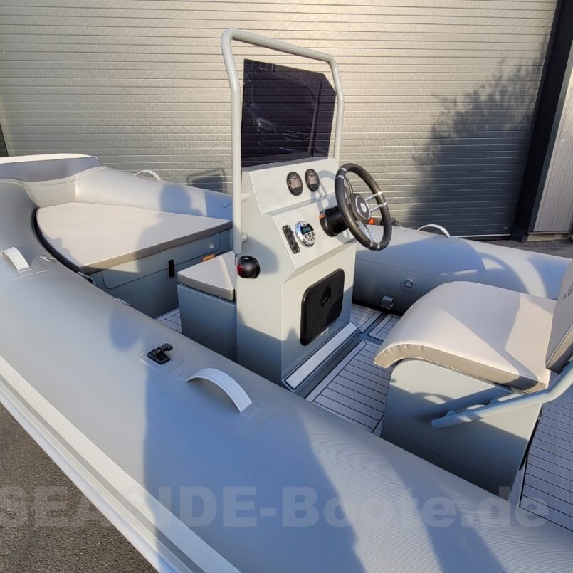 ZAR Mini LUX18 RIB Greyline, equipamiento especial + Yamaha 100CV, eslora 5,50 m ZAR Mini LUX18 RIB Greyline, equipamiento especial + Yamaha 100CV, eslora 5,50 m