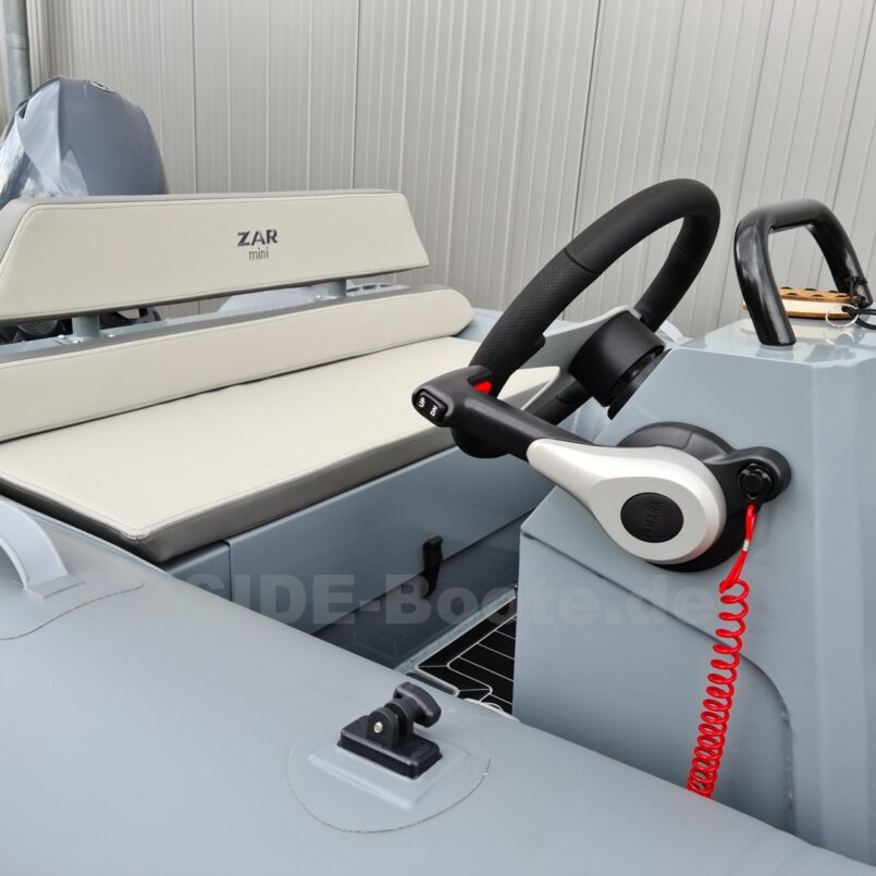 ZAR Mini Lux 13 GREYLINE, eslora 3,90 m + Yamaha 15 CV (sin licencia) ZAR Mini Lux 13 GREYLINE, eslora 3,90 m + Yamaha 15 CV (sin licencia)