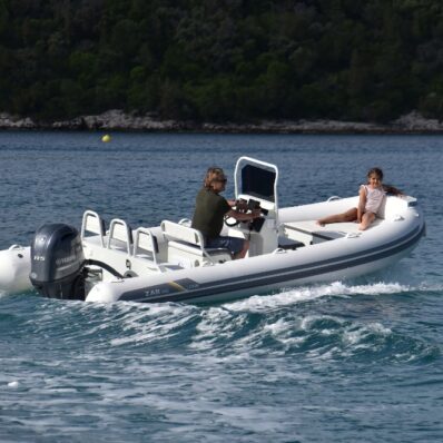 Zar Mini LUX 18 RIDER – Embarcación neumática RIB de aluminio de 5,50 m Zar Mini LUX 18 RIDER – Embarcación neumática RIB de aluminio de 5,50 m