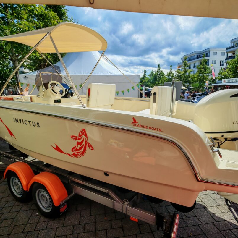 INVICTUS Capoforte FX190 con equipamiento especial y motor Yamaha de 115 CV ++ ¡OFERTA TOP! ++ INVICTUS Capoforte FX190 con equipamiento especial y motor Yamaha de 115 CV ++ ¡OFERTA TOP! ++