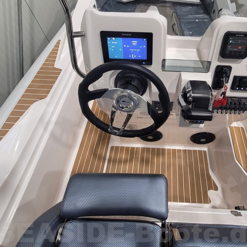 ZAR Formenti 59SL Sport Luxury Limited con equipamiento especial y Suzuki 150CV ZAR Formenti 59SL Sport Luxury Limited con equipamiento especial y Suzuki 150CV