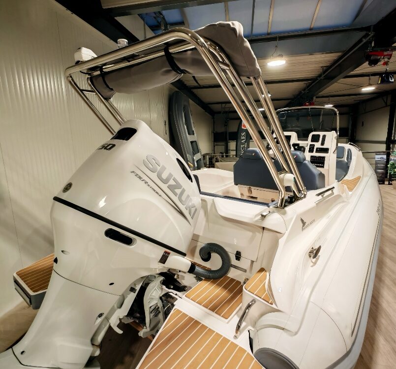 ZAR Formenti 59SL Sport Luxury Limited con equipamiento especial y Suzuki 150CV ZAR Formenti 59SL Sport Luxury Limited con equipamiento especial y Suzuki 150CV