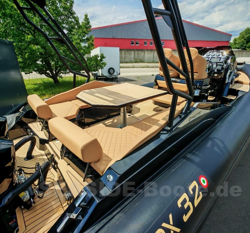 SPX RIB 32 Dinette con equipamiento especial y 2x Mercury 300 XS PRO SPX RIB 32 Dinette con equipamiento especial y 2x Mercury 300 XS PRO