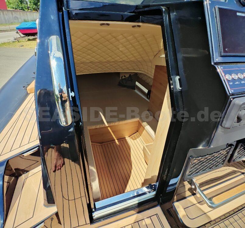 SPX RIB 32 Dinette con equipamiento especial y 2x Mercury 300 XS PRO SPX RIB 32 Dinette con equipamiento especial y 2x Mercury 300 XS PRO
