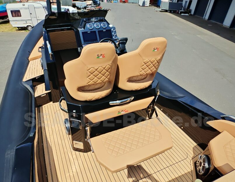 SPX RIB 32 Dinette con equipamiento especial y 2x Mercury 300 XS PRO SPX RIB 32 Dinette con equipamiento especial y 2x Mercury 300 XS PRO
