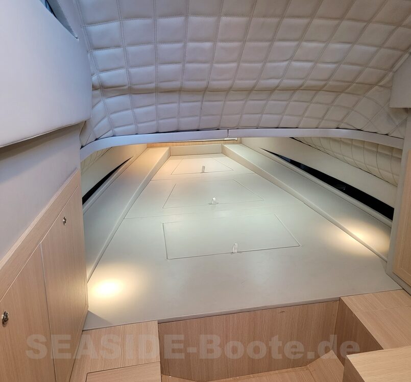 SPX RIB 32 Dinette con equipamiento especial y 2x Mercury 300 XS PRO SPX RIB 32 Dinette con equipamiento especial y 2x Mercury 300 XS PRO