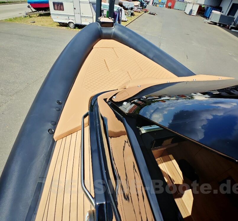 SPX RIB 32 Dinette con equipamiento especial y 2x Mercury 300 XS PRO SPX RIB 32 Dinette con equipamiento especial y 2x Mercury 300 XS PRO