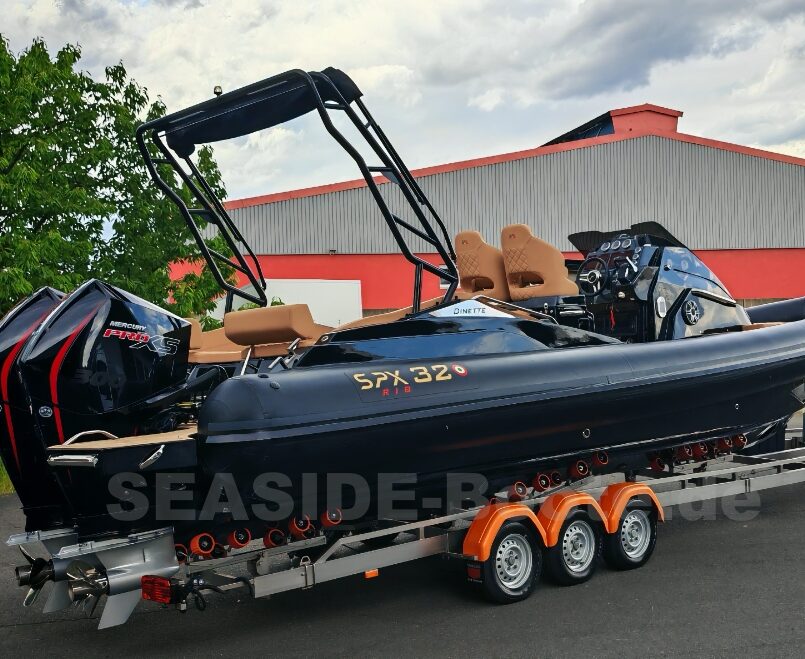 SPX RIB 32 Dinette con equipamiento especial y 2x Mercury 300 XS PRO SPX RIB 32 Dinette con equipamiento especial y 2x Mercury 300 XS PRO