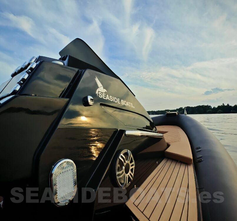 SPX RIB 32 Dinette con equipamiento especial y 2x Mercury 300 XS PRO SPX RIB 32 Dinette con equipamiento especial y 2x Mercury 300 XS PRO