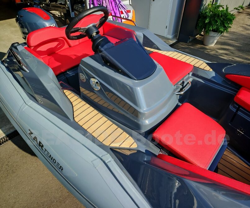 ZAR Formenti Tender ZF0 con equipamiento especial y Yamaha 30 CV ZAR Formenti Tender ZF0 con equipamiento especial y Yamaha 30 CV