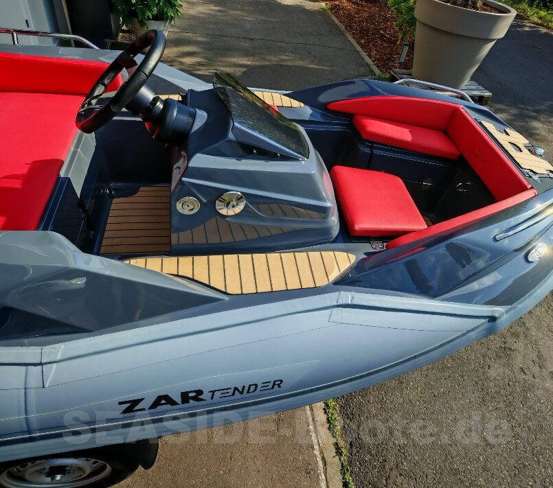 ZAR Formenti Tender ZF0 con equipamiento especial y Yamaha 30 CV ZAR Formenti Tender ZF0 con equipamiento especial y Yamaha 30 CV