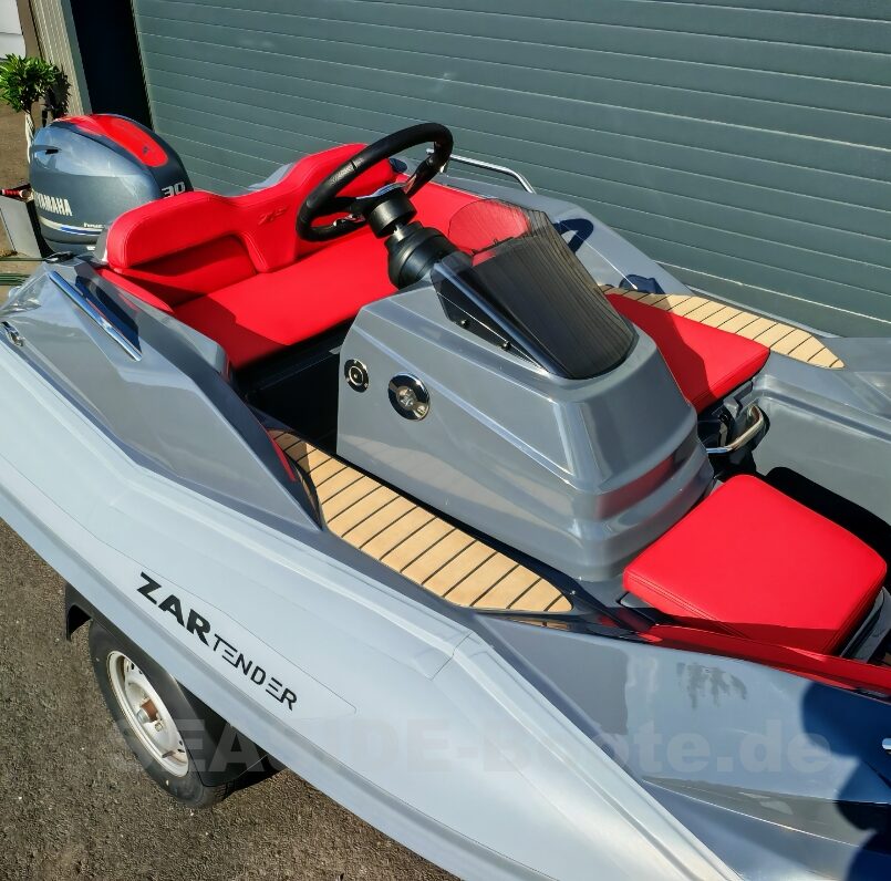 ZAR Formenti Tender ZF0 con equipamiento especial y Yamaha 30 CV ZAR Formenti Tender ZF0 con equipamiento especial y Yamaha 30 CV